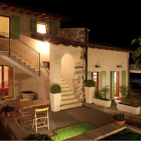 La Casa Del Nonno Aparthotel Monzambano Kültér fotó