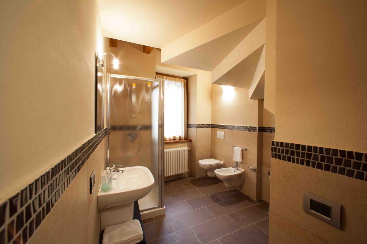 La Casa Del Nonno Aparthotel Monzambano Kültér fotó