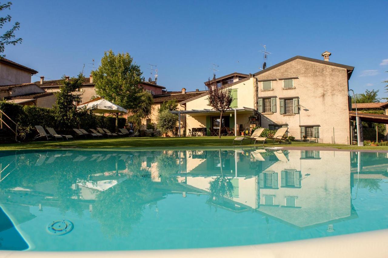 La Casa Del Nonno Aparthotel Monzambano Kültér fotó