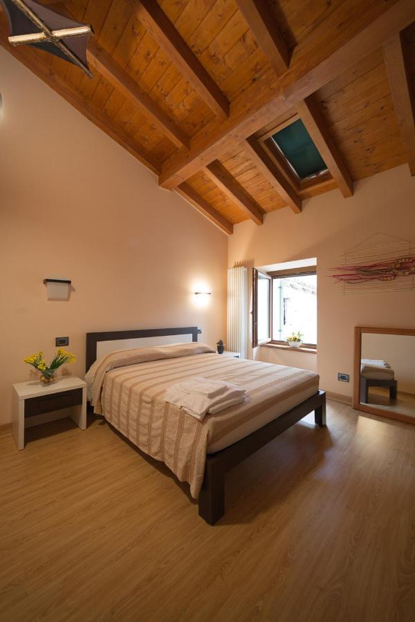 La Casa Del Nonno Aparthotel Monzambano Kültér fotó