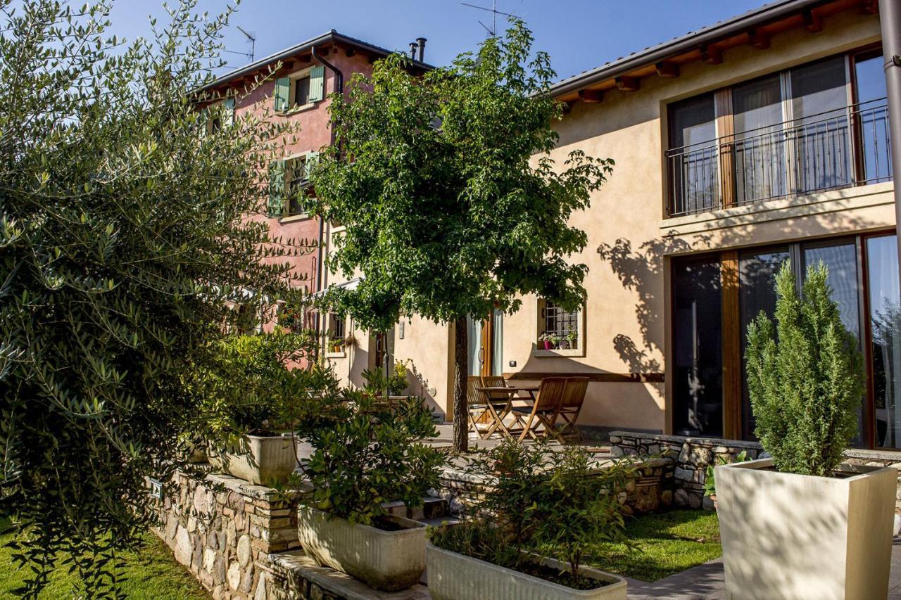 La Casa Del Nonno Aparthotel Monzambano Kültér fotó