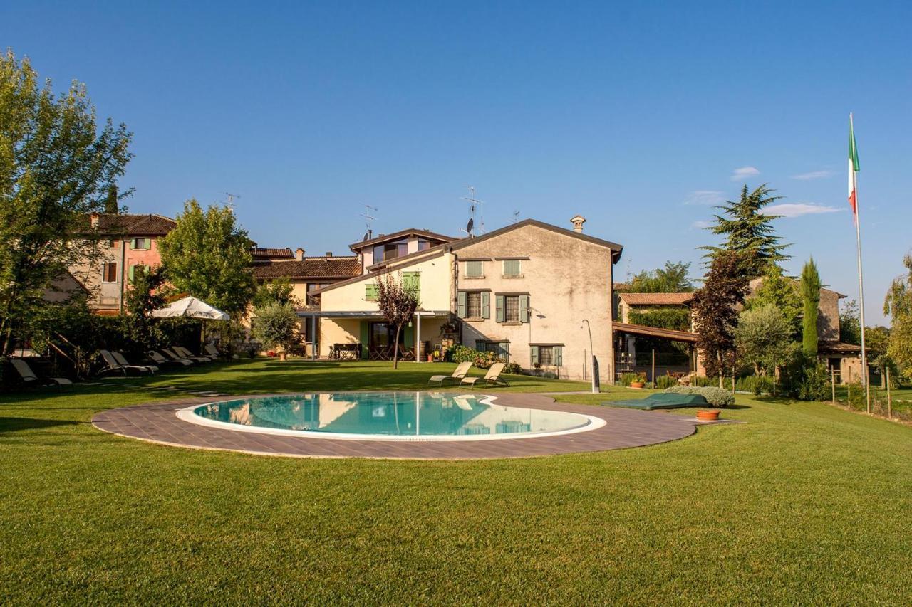 La Casa Del Nonno Aparthotel Monzambano Kültér fotó