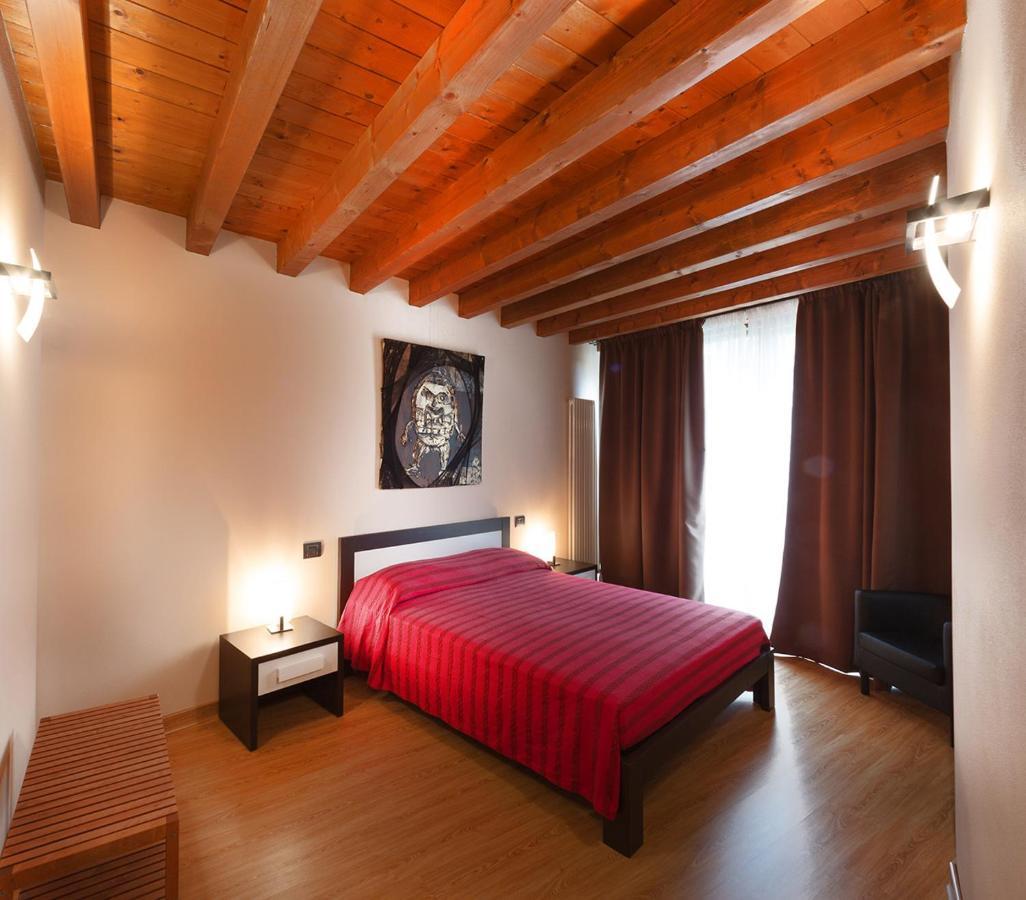 La Casa Del Nonno Aparthotel Monzambano Kültér fotó
