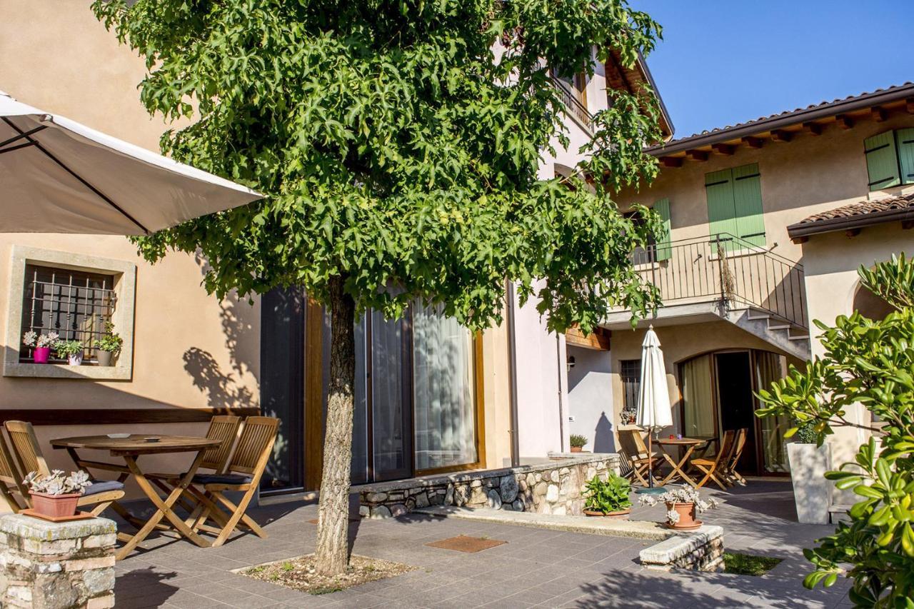 La Casa Del Nonno Aparthotel Monzambano Kültér fotó
