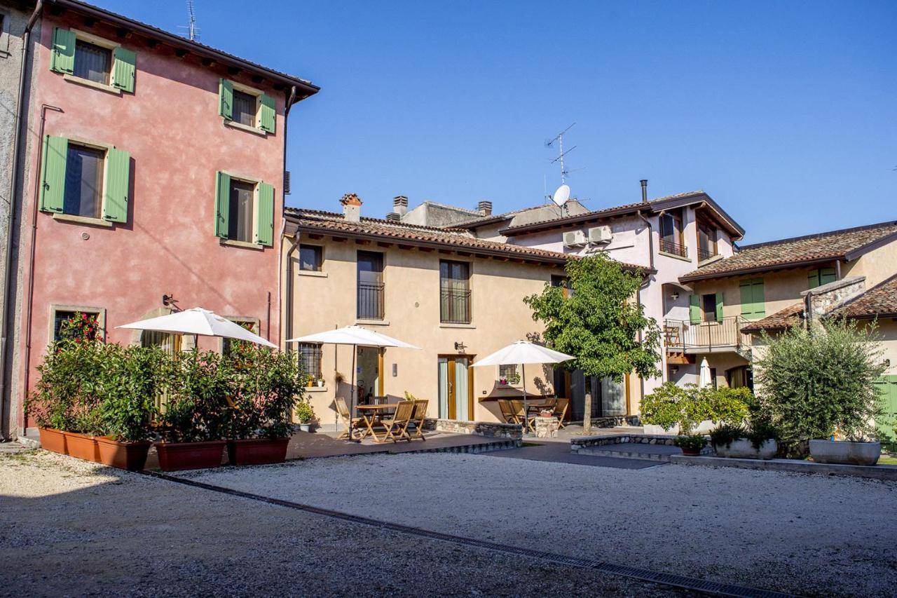 La Casa Del Nonno Aparthotel Monzambano Kültér fotó
