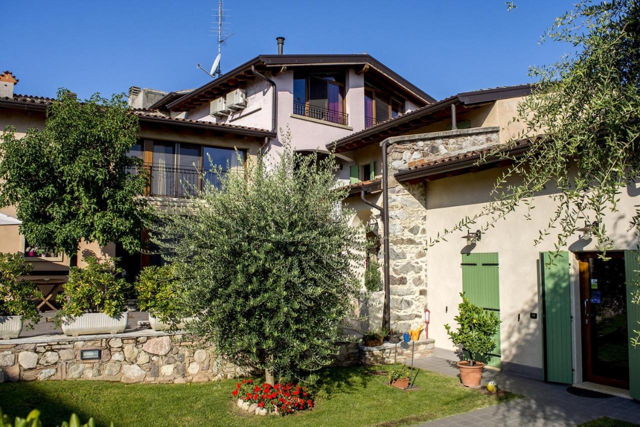 La Casa Del Nonno Aparthotel Monzambano Kültér fotó