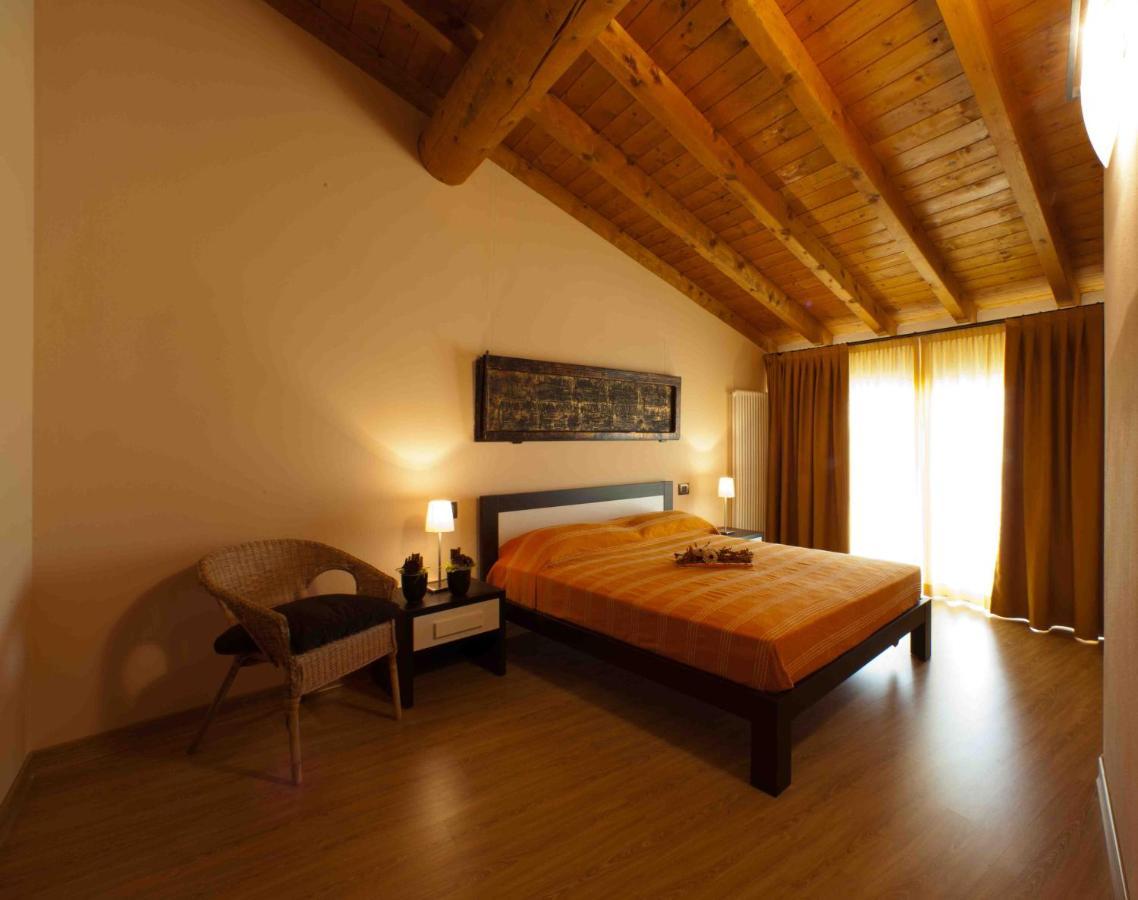 La Casa Del Nonno Aparthotel Monzambano Kültér fotó